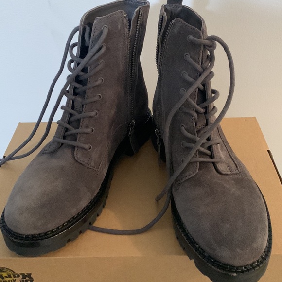 NWT! VINCE women’s Cabria lug lace up water repellent boots - Picture 8 of 9